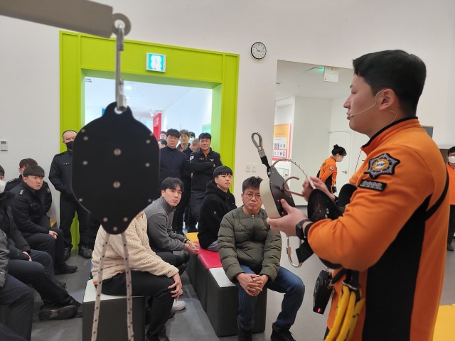 3.12. 펌뷸런스 대원 교육 (16).jpg